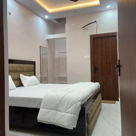 Nirmal Niwas Hotell Varanasi Exteriör bild
