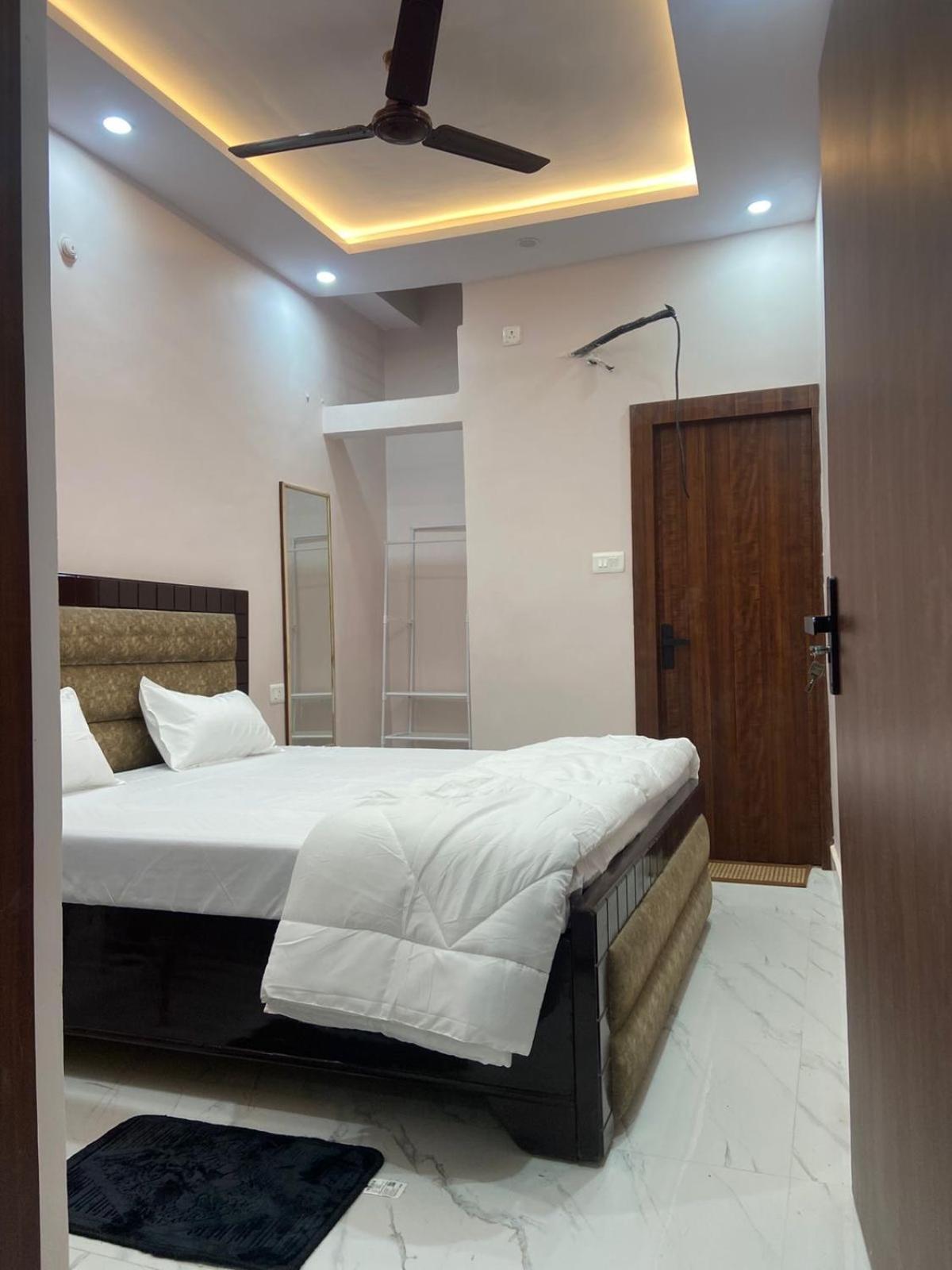 Nirmal Niwas Hotell Varanasi Exteriör bild