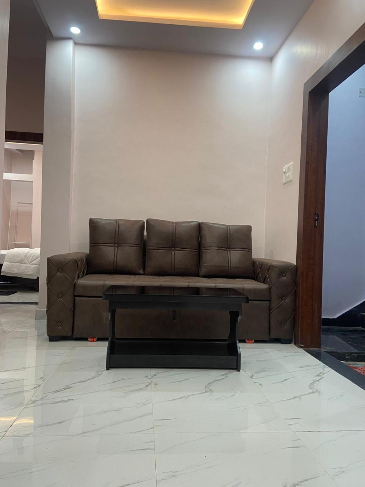 Nirmal Niwas Hotell Varanasi Exteriör bild
