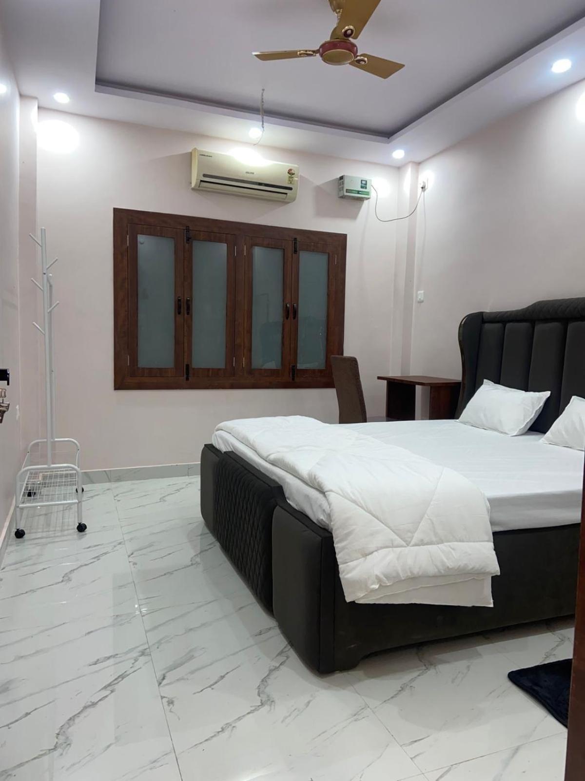 Nirmal Niwas Hotell Varanasi Exteriör bild